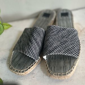 DC by Dolce Vita Slides Blue Stripe Size 8